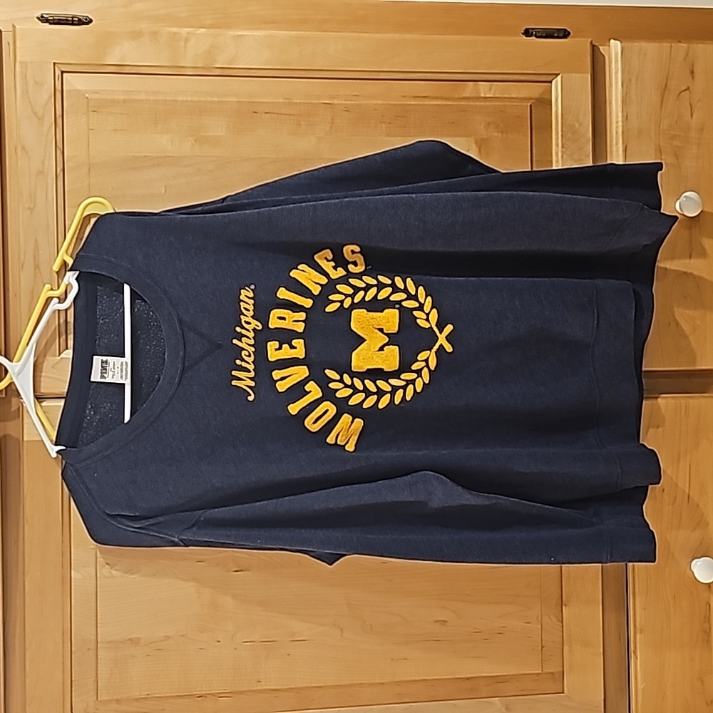 PINK Michigan Wolverines sweatshirt, size large.